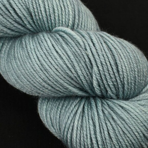 Dyed by Delz Twist DK Yarn 100% SW Merino Wool Abadors Waters - Picture 2 of 3